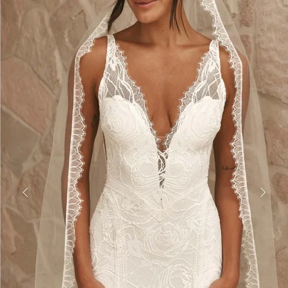 Grace Loves Lace White Veil - Picture 1 of 5